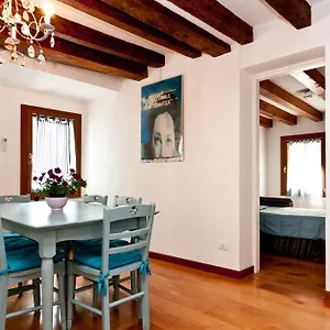 https://ca-giardini.hotelinveneto.com