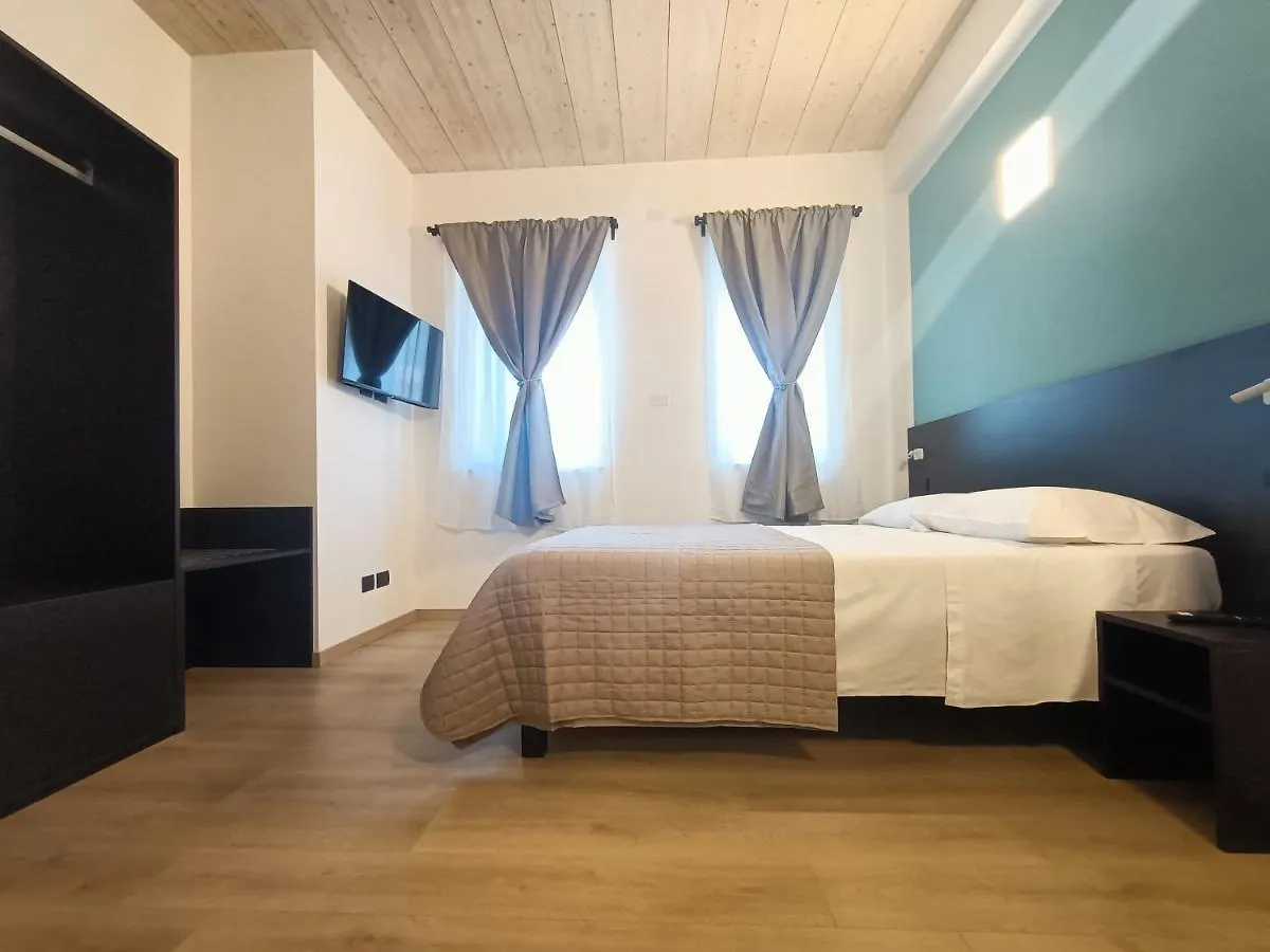 Bed & Breakfast Il B&B Di Piazza Motta Albese Con Cassano Italy