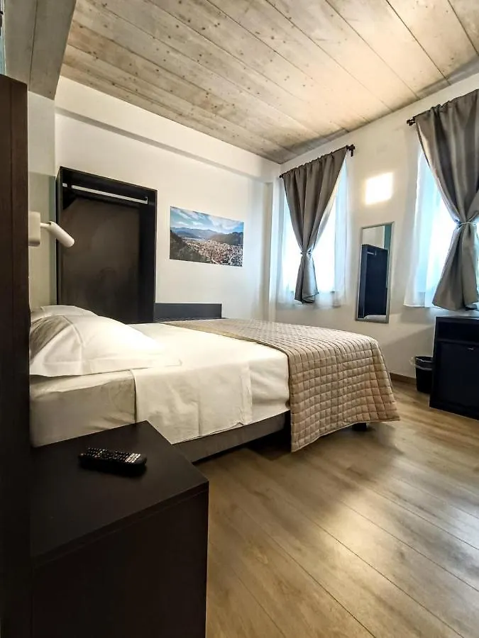 Bed & Breakfast Il B&B Di Piazza Motta Albese Con Cassano Italy