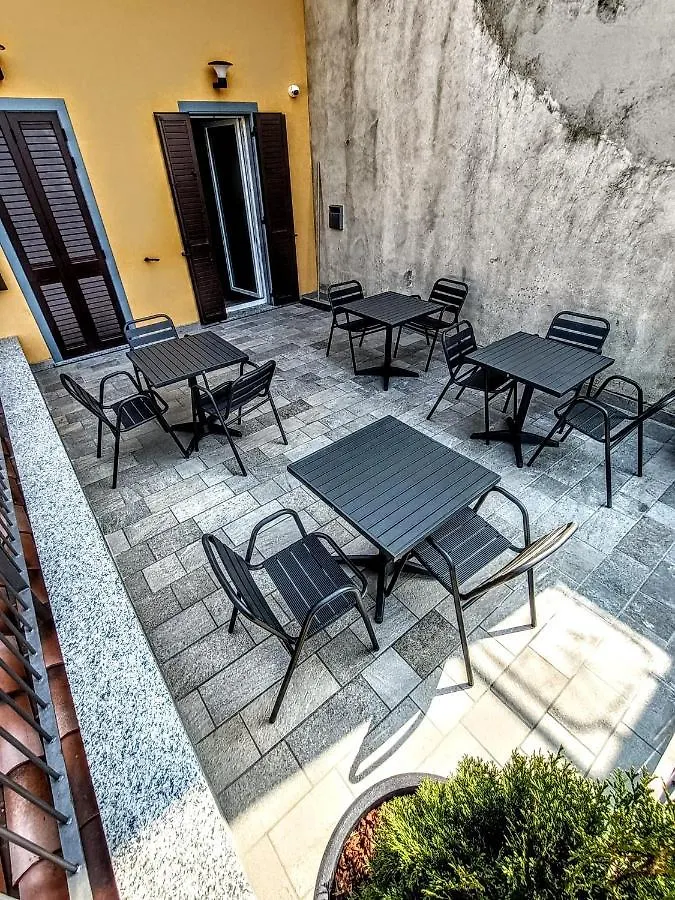 Il B&B Di Piazza Motta Albese Con Cassano 0*,